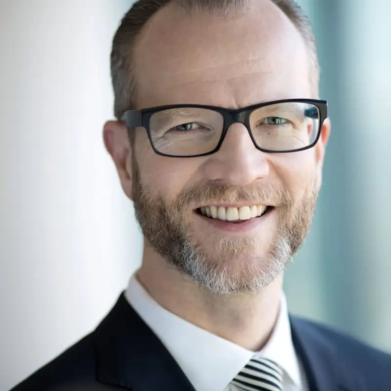 Ein Portrait Lars Hünninghausens von der Deutsche Bahn AG